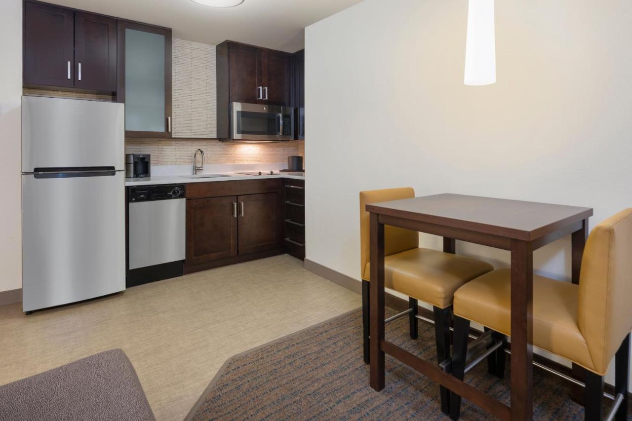 Residence Inn By Marriott Boston Bridgewater Raynham Extérieur photo